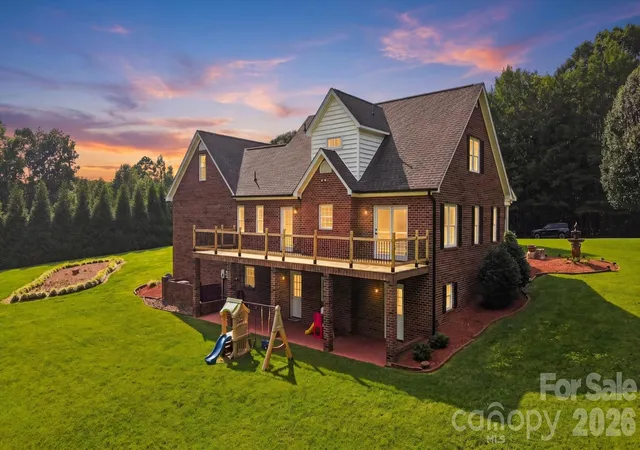 2nd image of 85 Charleston Ct, Hickory, NC 28601 | MLS# 4414182