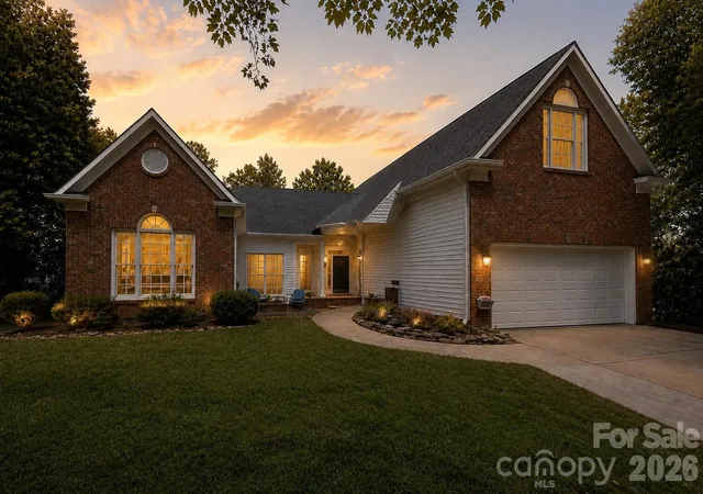 Photo 1 of Single family home for sale at 5508 Tullamore Ln, Charlotte, NC 28269 | MLS# 4414187 | Listing updated on 2026-09-16