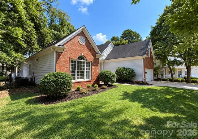 Photo 3 of Single family home for sale at 5508 Tullamore Ln, Charlotte, NC 28269 | MLS# 4414187 | Listing updated on 2026-10-05