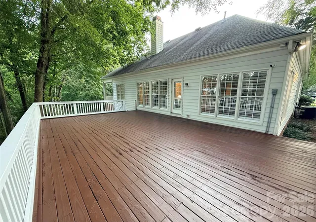 Photo 47 of Single family home for sale at 5508 Tullamore Ln, Charlotte, NC 28269 | MLS# 4414187 | Listing updated on 2026-09-16