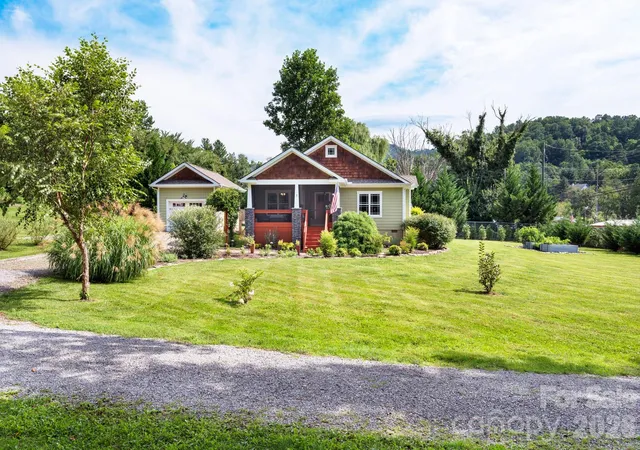 1st image of 7 Addison Fisher Wy, Asheville, NC 28805 | MLS# 4414192