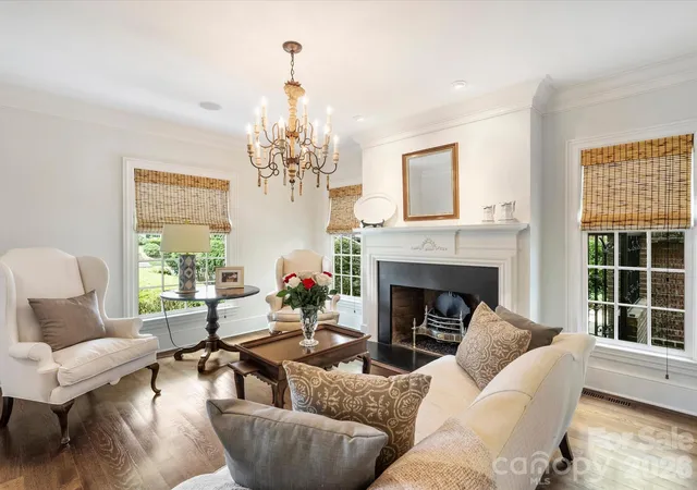 5th image of 309 Hempstead Pl, Charlotte, NC 28207 | MLS# 4414196
