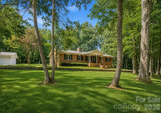 2nd image of 2725 Puetts Chapel Rd, Bessemer City, NC 28016 | MLS# 4414200