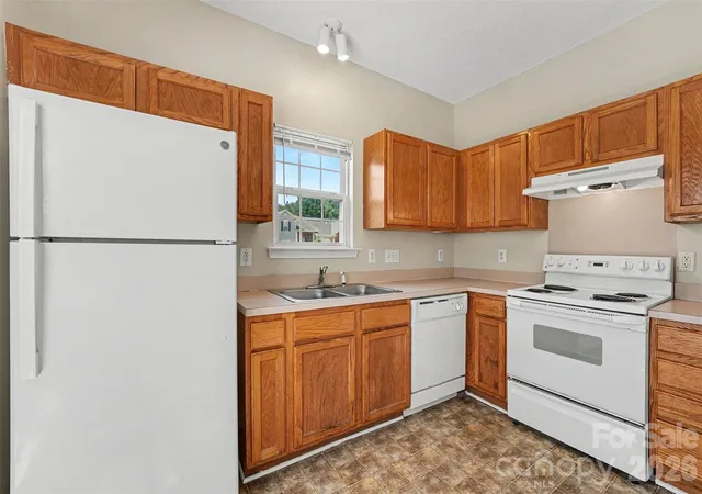 Photo 3 of Townhouse for sale at 9327 Kimmel Ln, Charlotte, NC 28216 | MLS# 4414213 | Listing updated on 2026-10-13