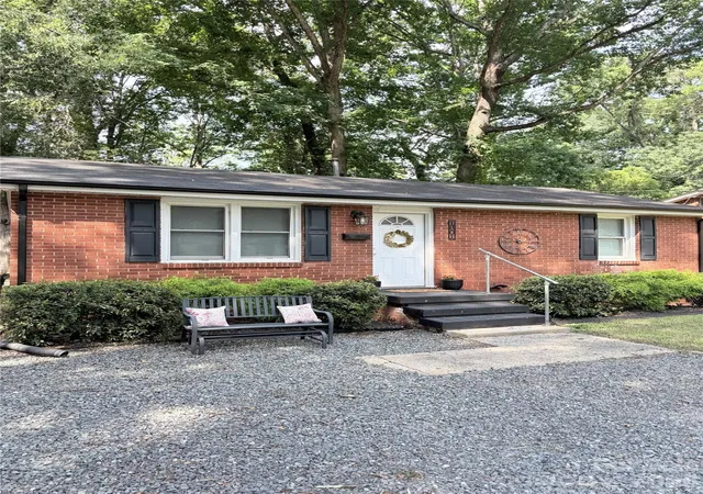 Photo 1 of Single family home for sale at 1801 Purser Dr, Charlotte, NC 28215 | MLS# 4414235 | Listing updated on 2026-09-08