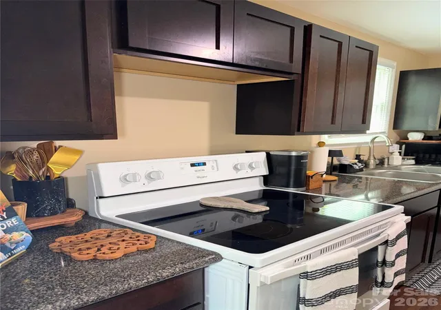 Photo 3 of Single family home for sale at 1801 Purser Dr, Charlotte, NC 28215 | MLS# 4414235 | Listing updated on 2026-09-08