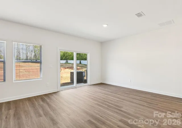 Photo 4 of Townhouse for sale at 4230 Murk Ln, Charlotte, NC 28213 | MLS# 4414245 | Listing updated on 2026-10-01