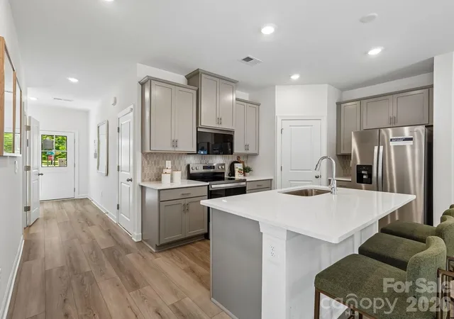 3rd image of 4234 Murk Ln, Charlotte, NC 28213 | MLS# 4414246