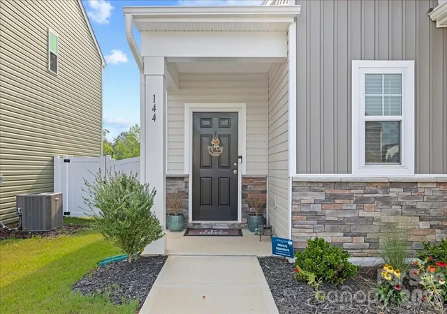 Photo 2 of Single family home for sale at 144 Babbling Brk Dr, Clayton, NC 27520 | MLS# 4414260 | Listing updated on 2026-09-30