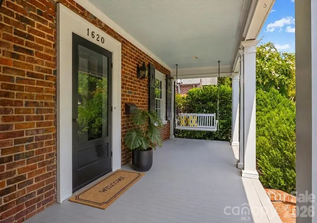 Photo 1 of Single family home for sale at 1620 Biltmore Dr, Charlotte, NC 28207 | MLS# 4414269 | Listing updated on 2026-10-03