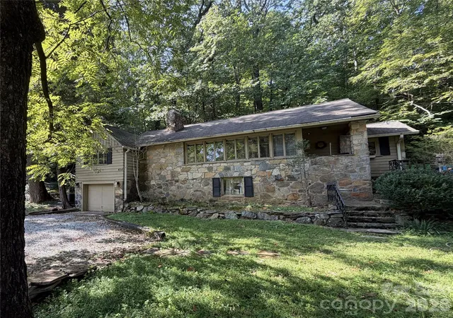 Photo 3 of Sale Pending at 459 Warrior Dr, Tryon, NC 28782 | MLS# 4414270 | Listing updated on 2026-10-13