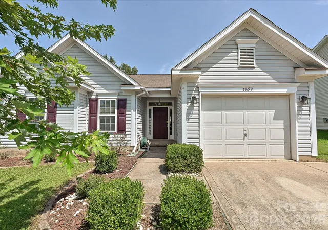 Photo 1 of Single family home for sale at 13939 Dingess Rd, Charlotte, NC 28273 | MLS# 4414279 | Listing updated on 2026-08-26