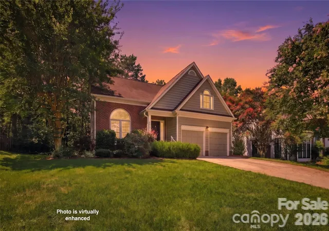 Photo 2 of Sale Pending at 6813 Wolf Run Dr, Charlotte, NC 28277 | MLS# 4414287 | Listing updated on 2026-09-04