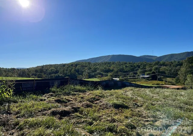 4th image of 94 Ebenezer Trl #3, Hendersonville, NC 28739 | MLS# 4414300