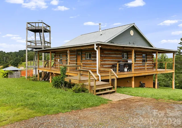 Photo 3 of Single family home for sale at 194 Cabin Holw Dr, Marshall, NC 28753 | MLS# 4414308 | Listing updated on 2026-09-02