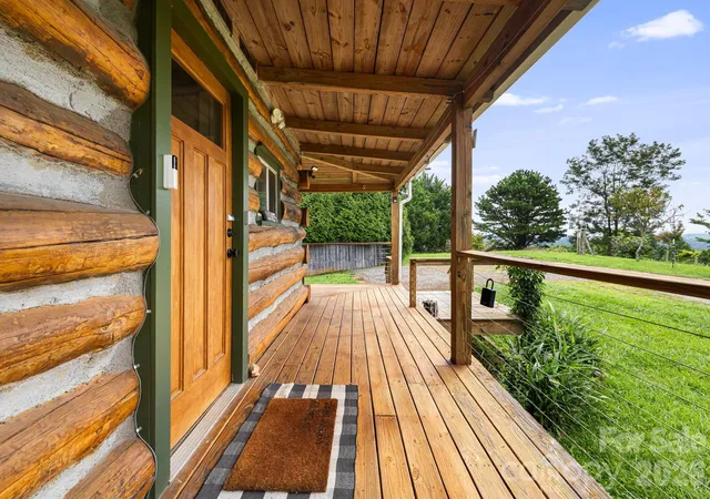 Photo 4 of Single family home for sale at 194 Cabin Holw Dr, Marshall, NC 28753 | MLS# 4414308 | Listing updated on 2026-09-02