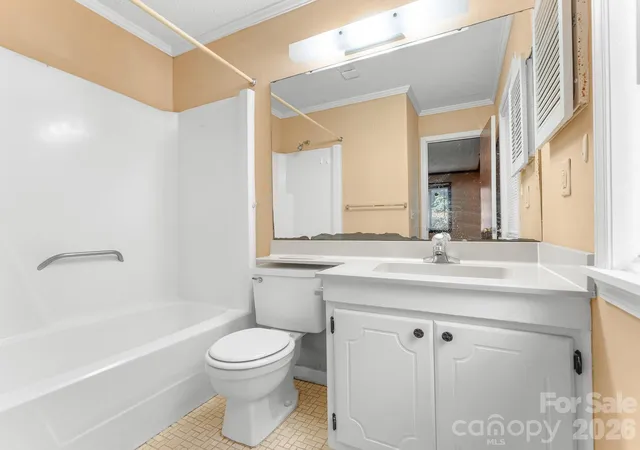 Listing Photo 2 - Condo for sale in building located at 33 Lake Dr, Laurel Park, NC 28739 - Unit #G-1