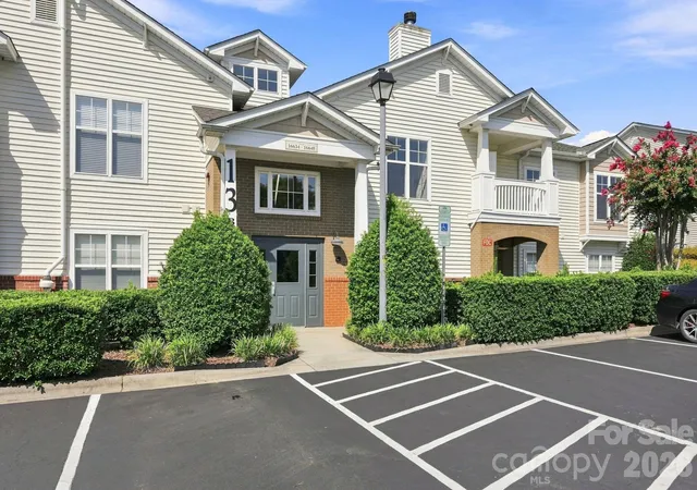 Photo 2 of Condo for sale at 16648 E Amberside Rd, Cornelius, NC 28031 | MLS# 4414323 | Listing updated on 2026-08-25