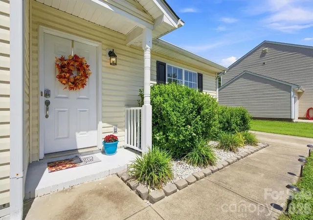 Photo 3 of Single family home for sale at 119 Sweet Martha Dr, Mooresville, NC 28115 | MLS# 4414324 | Listing updated on 2026-10-02