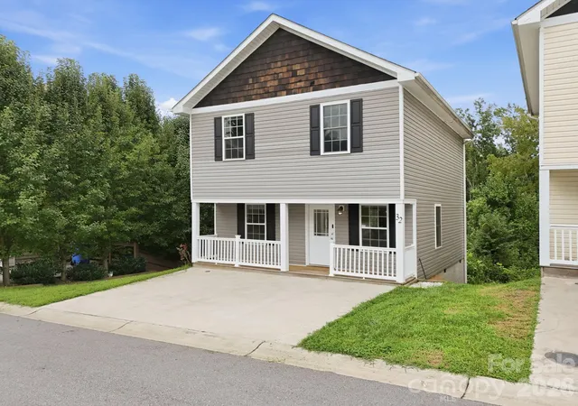 1st image of 32 Jeff Dr, Asheville, NC 28806 | MLS# 4414336