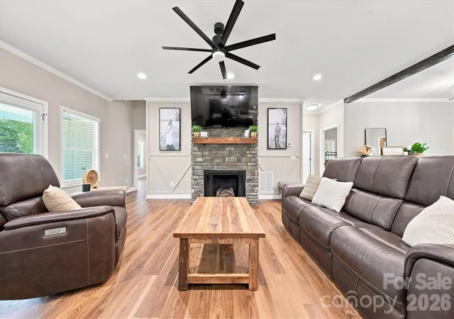 Photo 5 of Single family home for sale at 34 Colts Neck Ln, Taylorsville, NC 28681 | MLS# 4414352 | Listing updated on 2026-08-25
