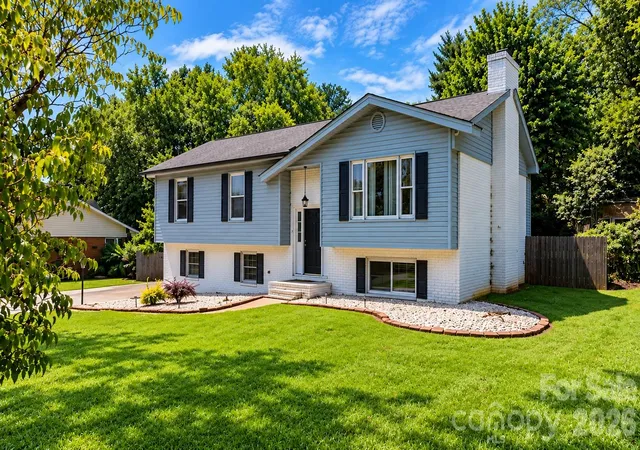 Single family home for sale at 1197 Zion Church Rd, Hickory, NC 28602 | MLS# 4414366