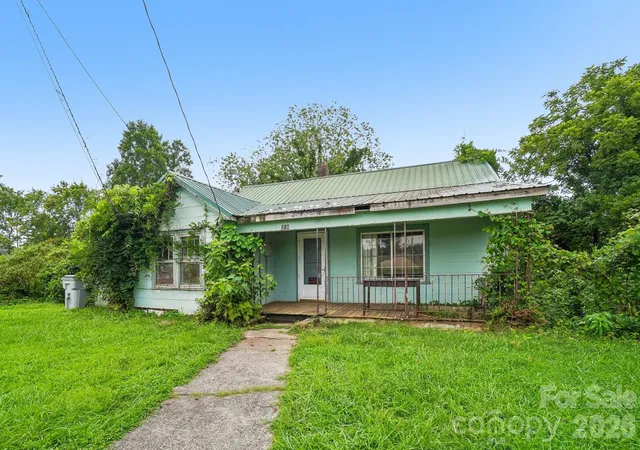 1st image of 214 Sunset St Nw, Lenoir, NC 28645 | MLS# 4414375