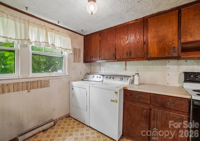 Photo 4 of Single family home for sale at 214 Sunset St NW, Lenoir, NC 28645 | MLS# 4414375 | Listing updated on 2026-10-09