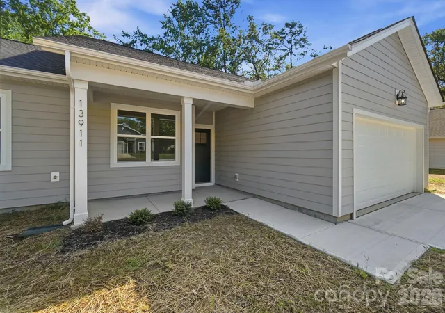 2nd image of 13911 Stillwood Pl, Matthews, NC 28105 | MLS# 4414381