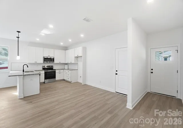 5th image of 13911 Stillwood Pl, Matthews, NC 28105 | MLS# 4414381