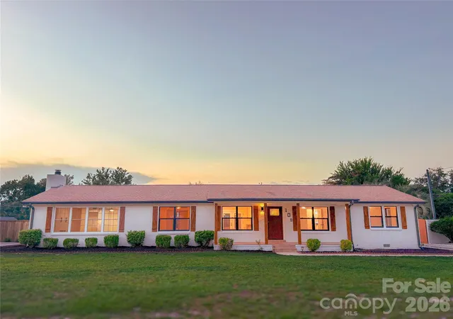 Photo 3 of Sale Pending at 109 Wessinger Dr, Lexington, SC 29072 | MLS# 4414383 | Listing updated on 2026-10-08