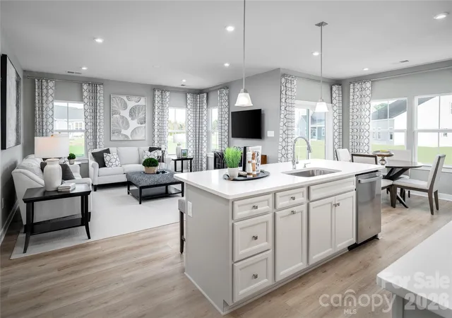 1st image of 925 Heathway Dr, Charlotte, NC 28213 | MLS# 4414387