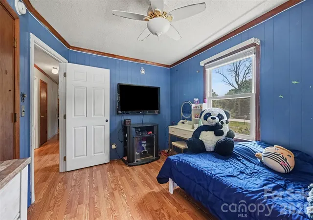 Photo 4 of Single family home for sale at 808 E Chestnut St, Stanley, NC 28164 | MLS# 4414388 | Listing updated on 2026-09-30