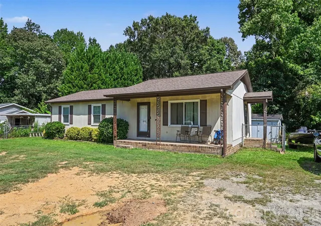2nd image of 808 E Chestnut St, Stanley, NC 28164 | MLS# 4414388