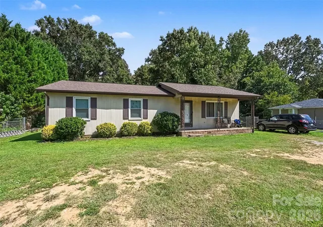 3rd image of 808 E Chestnut St, Stanley, NC 28164 | MLS# 4414388