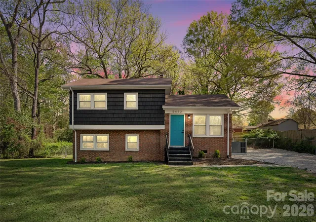 Single family home for sale at 5412 Milhaven Ln, Charlotte, NC 28269 | MLS# 4414397