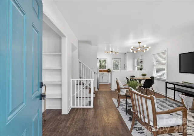 Photo 1 of Single family home for sale at 5412 Milhaven Ln, Charlotte, NC 28269 | MLS# 4414397 | Listing updated on 2026-10-23