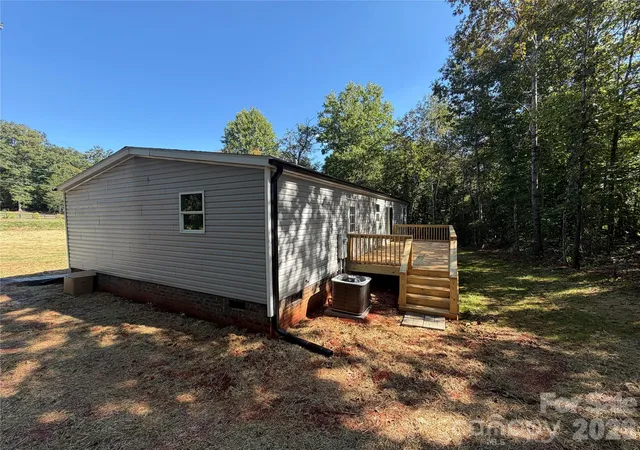 Photo 2 of Single family home for sale at 1655 Hudlow Rd, Forest City, NC 28043 | MLS# 4414399 | Listing updated on 2026-10-02