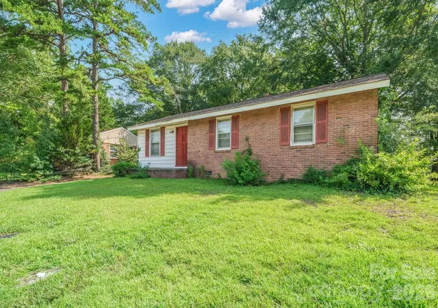 2nd image of 320 S Myrtle School Rd, Gastonia, NC 28052 | MLS# 4414405