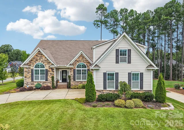 Photo 1 of Single family home for sale at 142 Butler Dr, Mooresville, NC 28115 | MLS# 4414410 | Listing updated on 2026-09-28