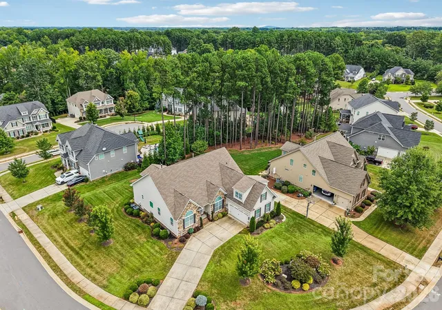 Photo 2 of Single family home for sale at 142 Butler Dr, Mooresville, NC 28115 | MLS# 4414410 | Listing updated on 2026-09-28