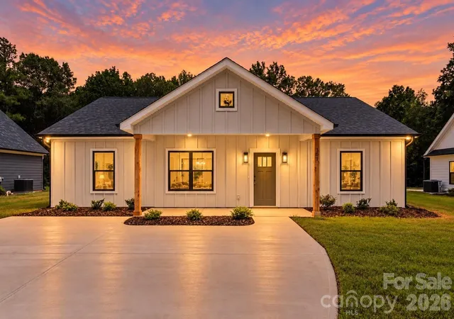 Photo 1 of Single family home for sale at 151 Mccorkle St, York, SC 29745 | MLS# 4414413 | Listing updated on 2026-10-08