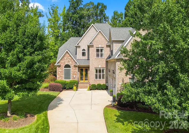Photo 2 of Single family home for sale at 2455 Shiny Leaf Dr, Denver, NC 28037 | MLS# 4414414 | Listing updated on 2026-10-02