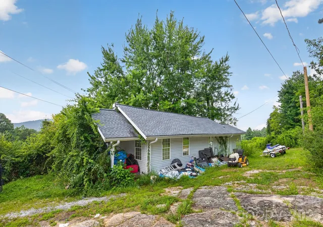15th image of 1324 Low Gap Rd, Hendersonville, NC 28792 | MLS# 4414417