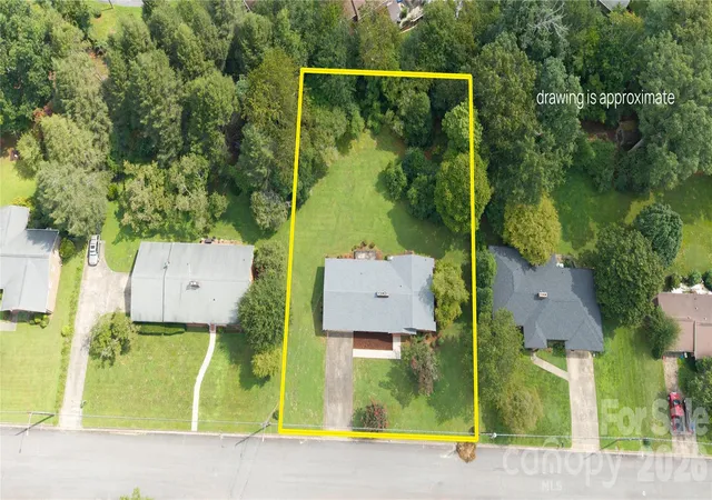 2nd image of 201 Woodlawn Dr, Morganton, NC 28655 | MLS# 4414420