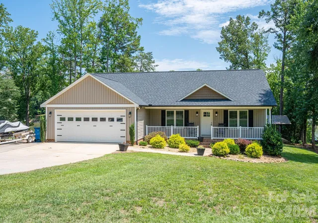 2nd image of 6901 Navajo Trl, Sherrills Ford, NC 28673 | MLS# 4414423
