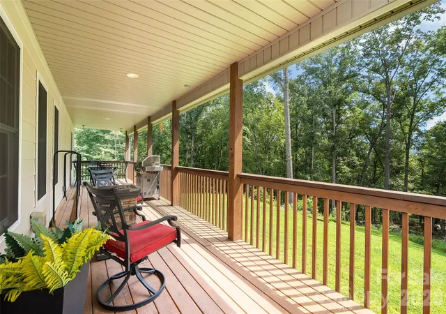 Photo 5 of Single family home for sale at 247 Poker Branch Rd, Sylva, NC 28779 | MLS# 4414441 | Listing updated on 2026-08-25