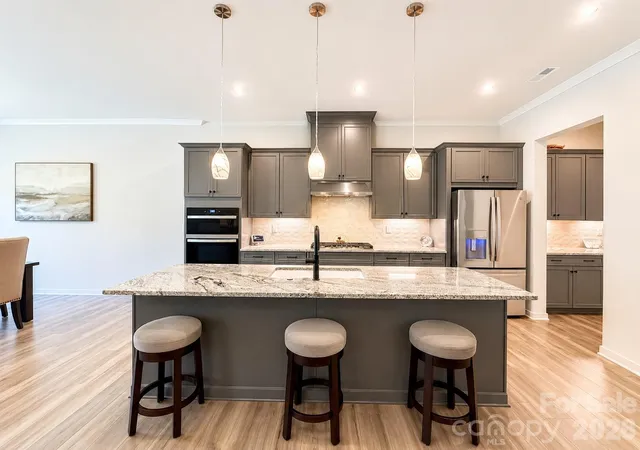 3rd image of 5208 Glenwalk Dr, Charlotte, NC 28269 | MLS# 4414454