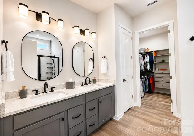 5th image of 5208 Glenwalk Dr, Charlotte, NC 28269 | MLS# 4414454