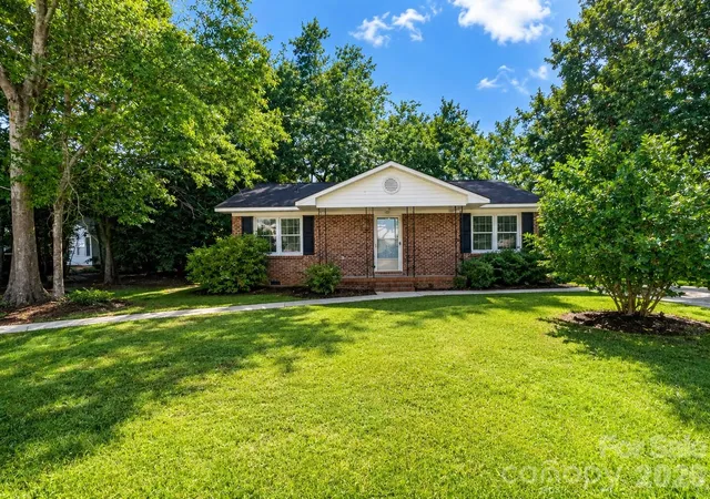 1st image of 312 S Cleveland St, Kershaw, SC 29067 | MLS# 4414464